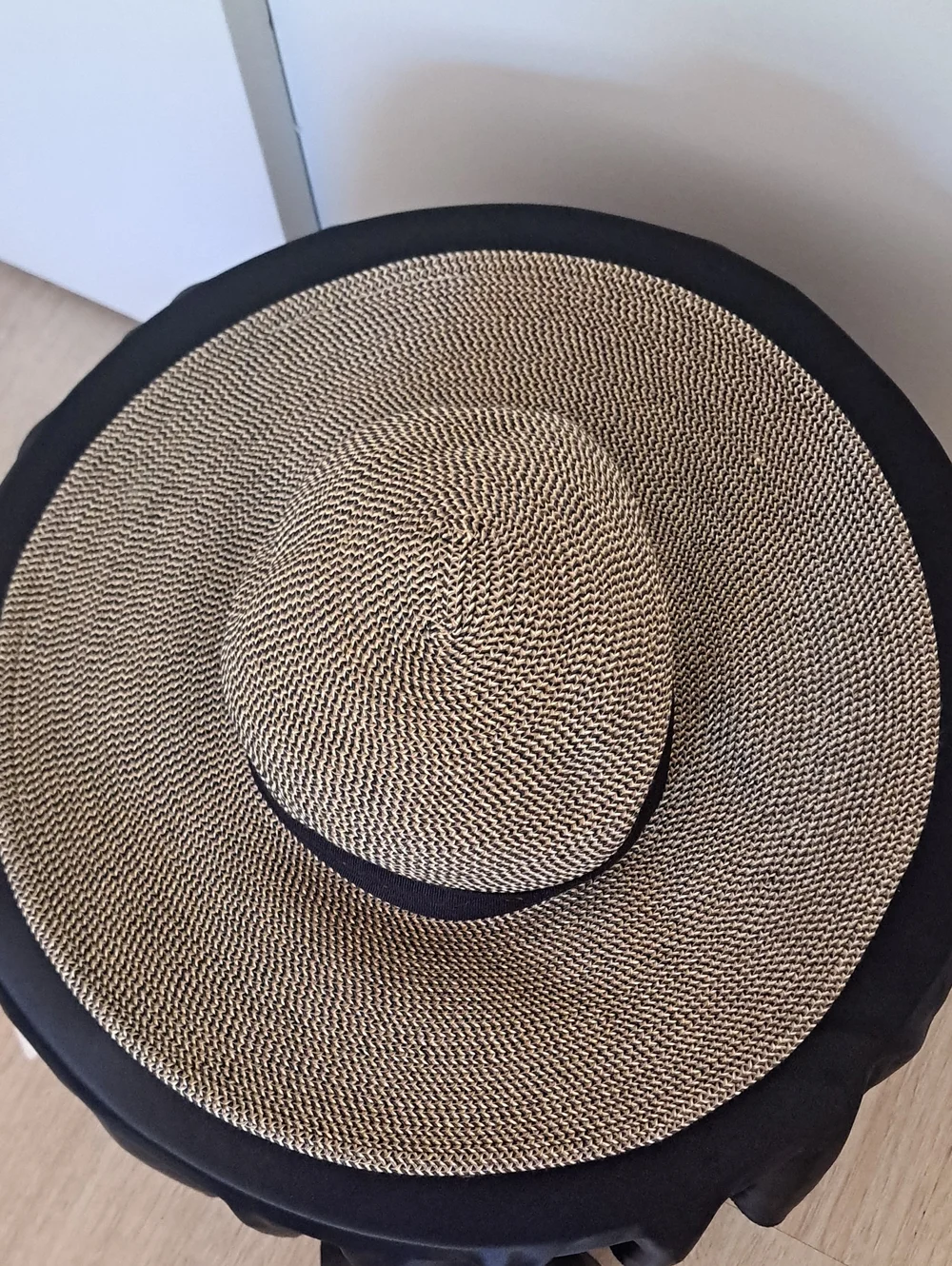 Solar escape Hat Sun Women's Wide Brim Straw with Black band Adjustable Cord